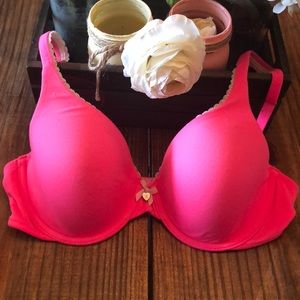 Victoria’s Secret lined perfect coverage bra
